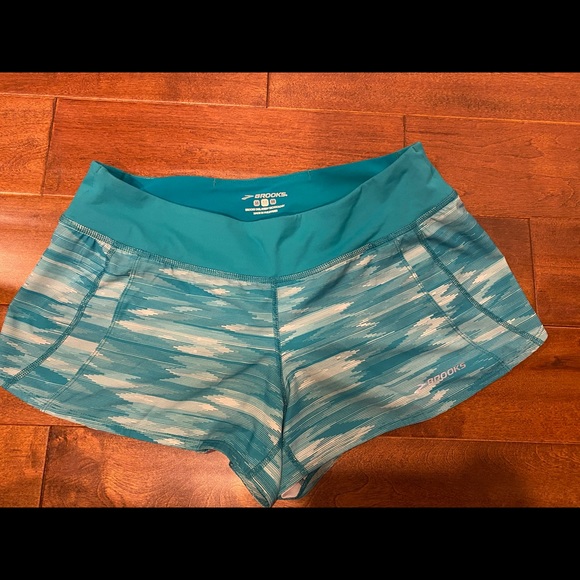 Brooks Pants - Brooks split side shorts